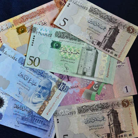 شاهد الآن.....أسعار صرف الدينار الليبي مقابل الدولار اليوم الخميس 1 مايو 2025