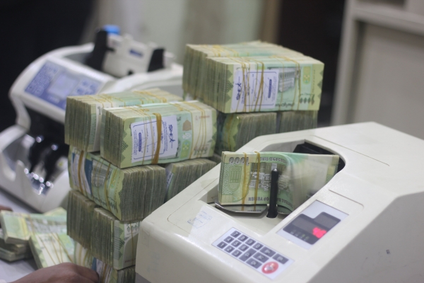 تدهور جديد وخاصه في عدن للريال اليمني مقابل الدولار و الريال السعودي اليوم الجمعه 2مايو 2025