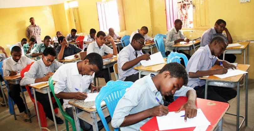 وزارة التربية والتعليم السودانية تحسم الجدل حول تأجيل امتحان الشهادة السودانية 2024