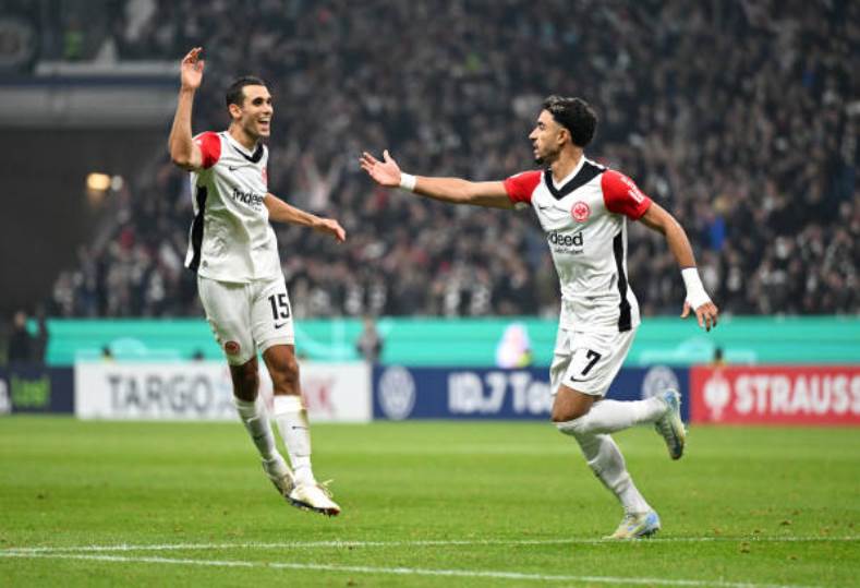شاهد البث المباشر لمباراة آينتراخت فرانكفورت ضد سلافيا براغ مع عمر مرموش اليوم 7 نوفمبر 2024 في الدوري الأوروبي