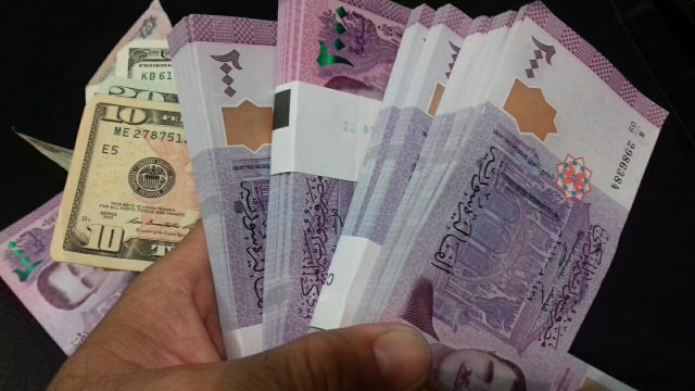 التحديث المسائي في أسعار صرف الليرة السورية مقابل الدولار اليوم الإثنين 14/4/2025