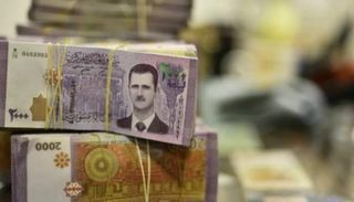 تقلبات متتالية في التداولات الأخيرة، في أسعار صرف الليرة السورية مقابل الدولار اليوم الأحد 25مايو 2025