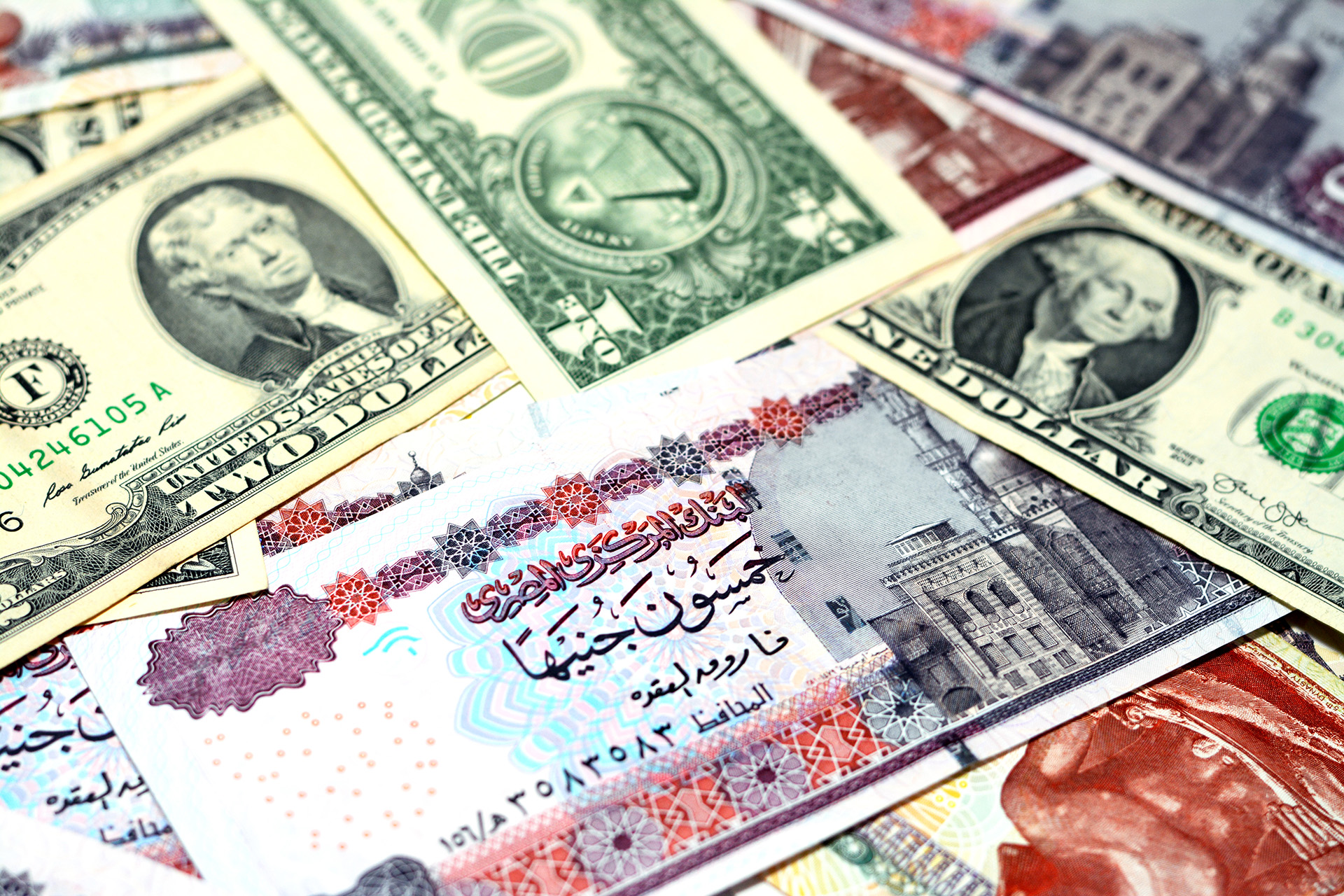 تقلبات أسعار صرف الجنيه المصري مقابل الدولار اليوم الأحد 25مايو