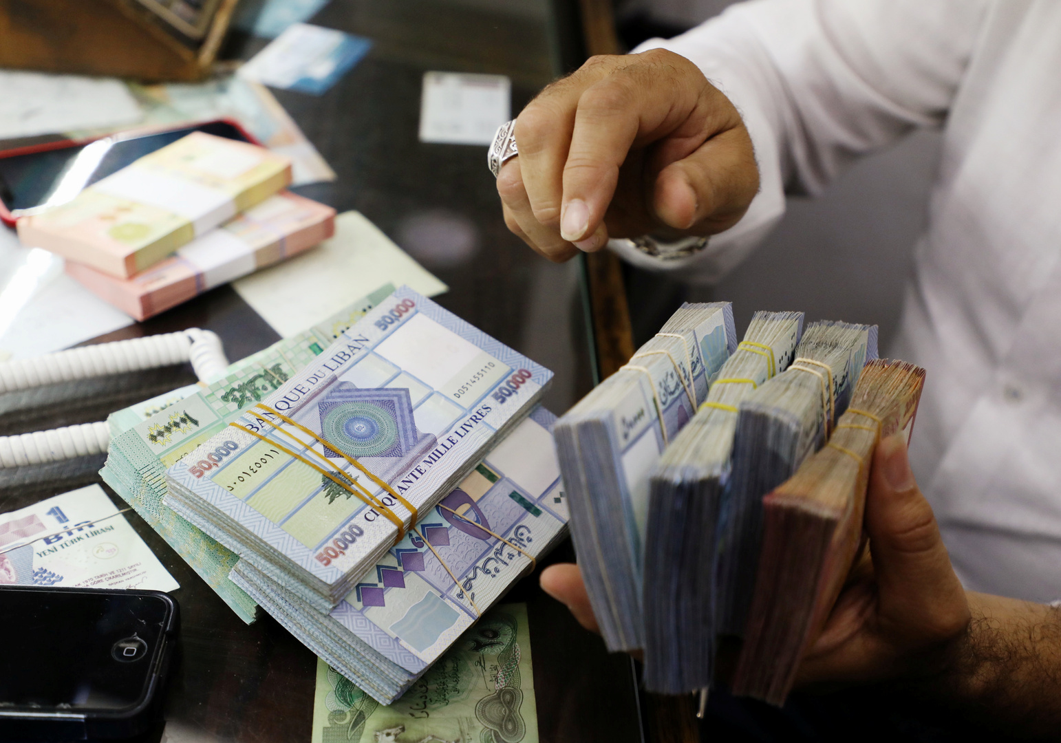 شاهد الآن....أسعار صرف الليرة اللبنانية مقابل الدولار اليوم الاربعاء 30 أبريل 2025